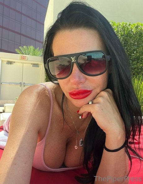 bride onlyfans exclusive image