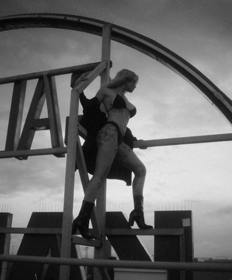 Kunshikitty free model image