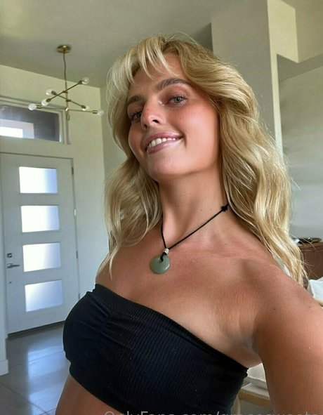 smoking onlyfans hot porn img