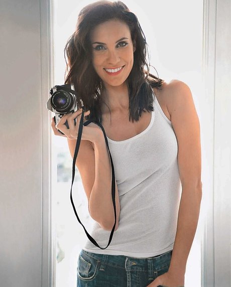 Daniela Ruah exclusive model pic