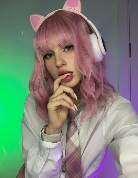 red mila pornographic star pic