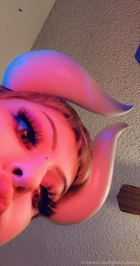 lightningspeed erotic model pics