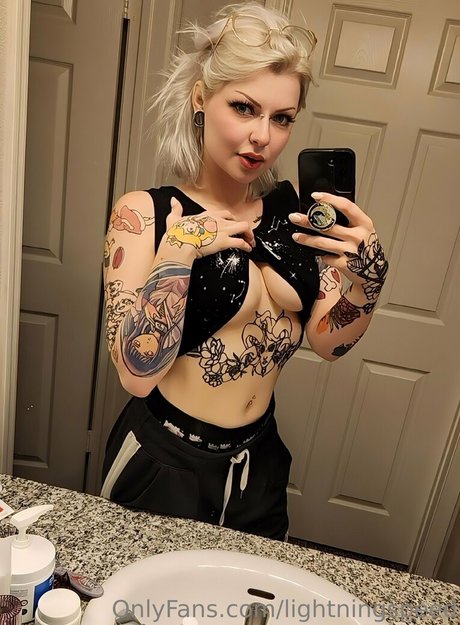 asian blonde onlyfans porn pics