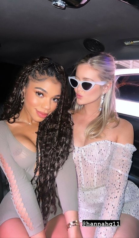 Teala Dunn model free photo