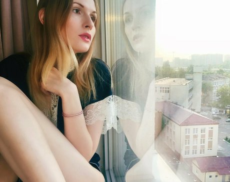 ts avy white beautiful actress images