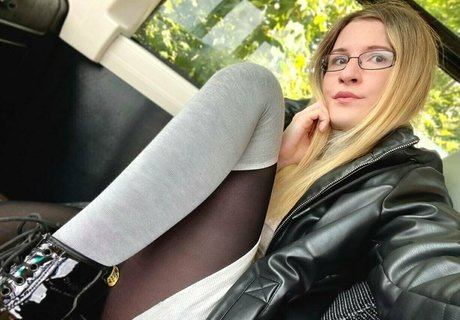 ts avy white pornstar perfect image