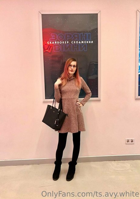 ts avy white star nice photo