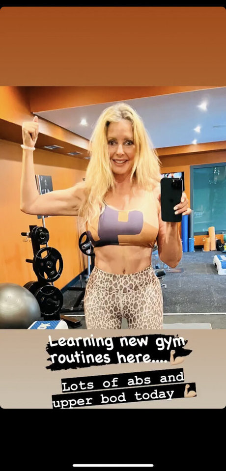 Carol Vorderman nice model img