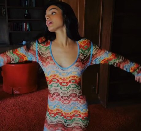 Rachel Zegler model nudes pics