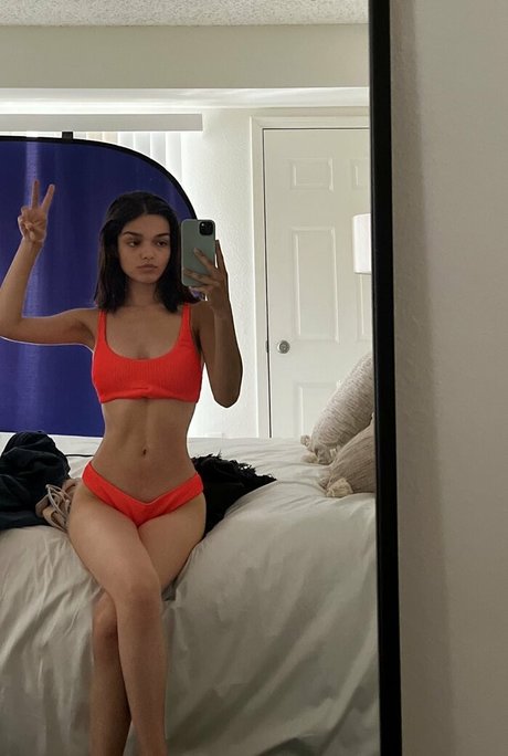 Rachel Zegler star pornographic pic