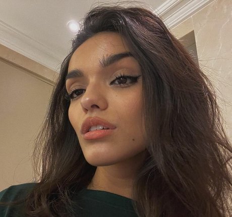 Rachel Zegler pornstar beautiful img