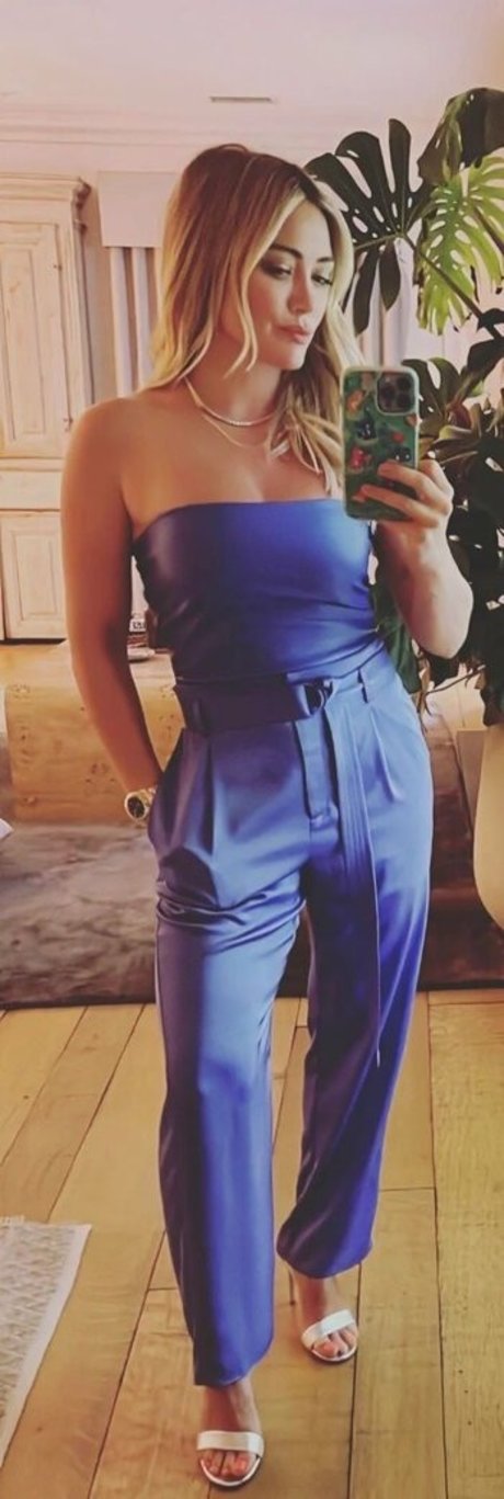 Hilary Duff model erotic photo