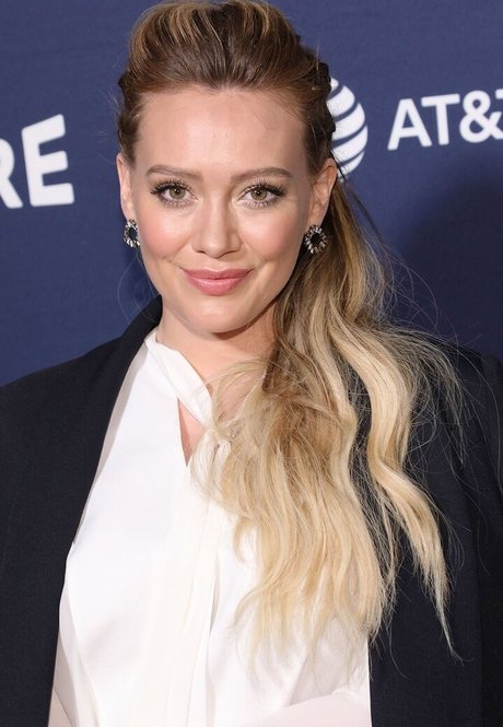 Hilary Duff sexy model picture