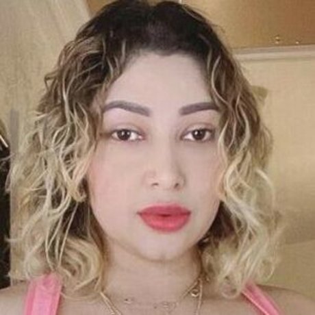 Deisy Garcia adult model gallery