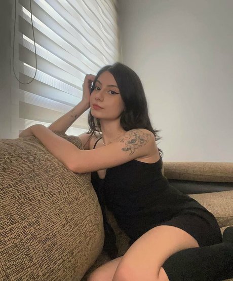 Yayahuz naked pornstar picture