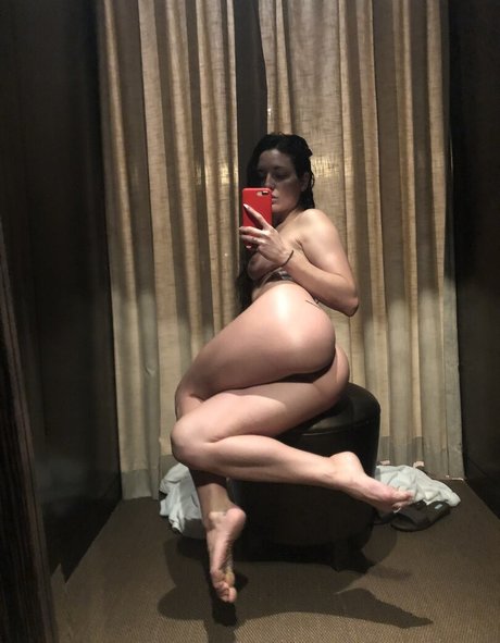 Kissasins hot pornstar pic