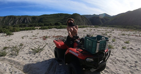 Kissasins model erotic photos