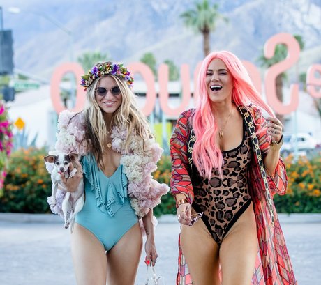 mirror selfie onlyfans sexy pic