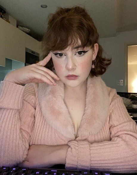 two onlyfans free sexy pic