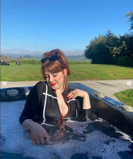 Gemothy nudes actress photos