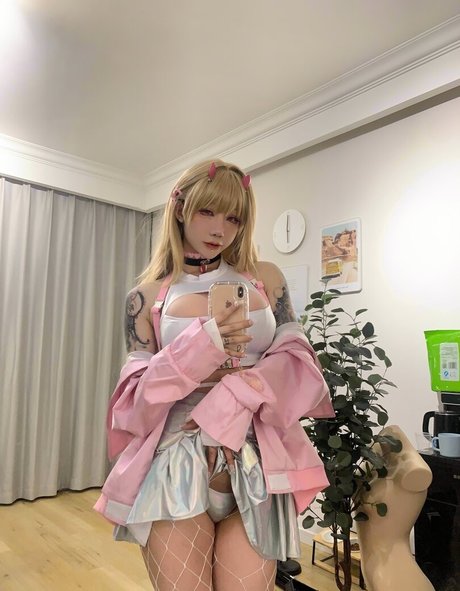 shiliuyelei star naked pictures