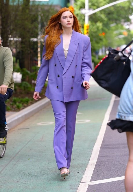 Karen Gillan star free photos