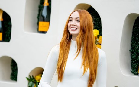 Karen Gillan perfect actress photos