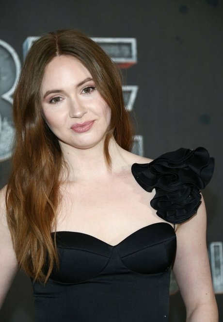 Karen Gillan star gallery