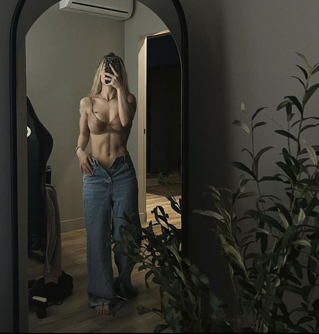 Sorabi nudes actress pic