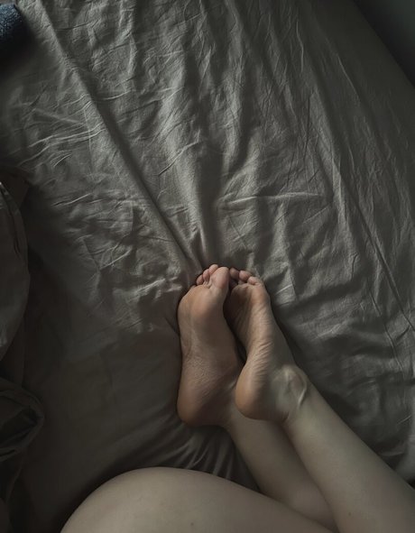 hairy legs onlyfans adult picture