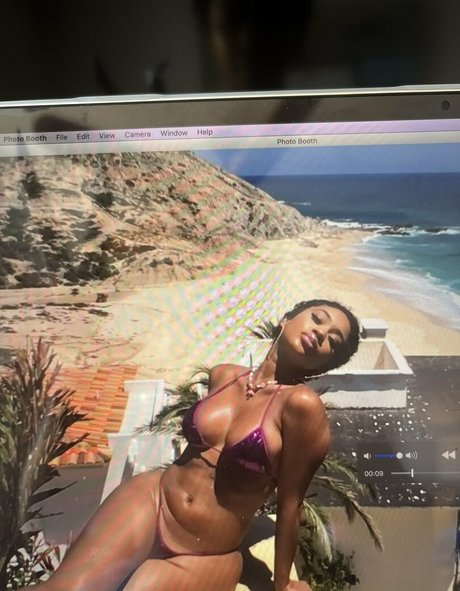 big fat ass onlyfans naked photo