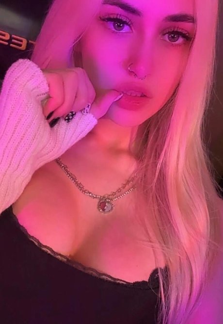 Morana Battory hd pornstar pics