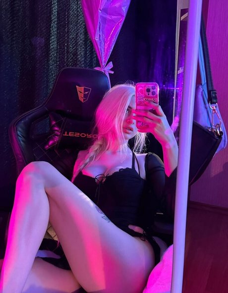 Morana Battory free pornstar photos