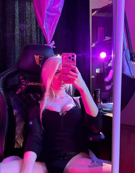 Morana Battory pretty pornstar photo