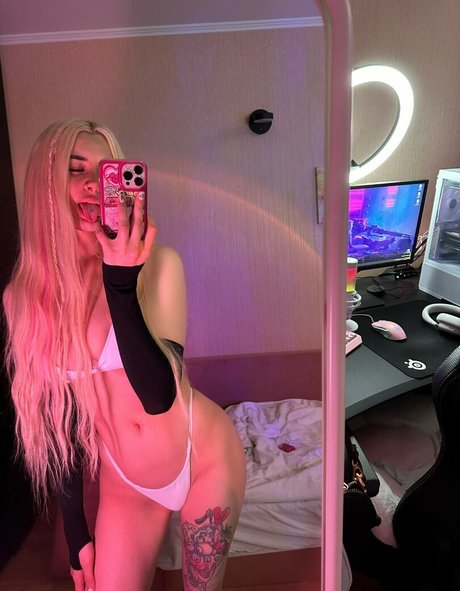 Morana Battory star art archive