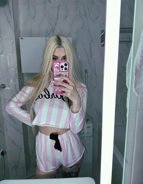 Morana Battory model art picture