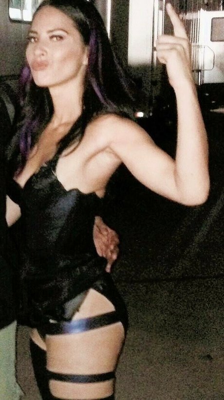 Olivia Munn high quality model gallery