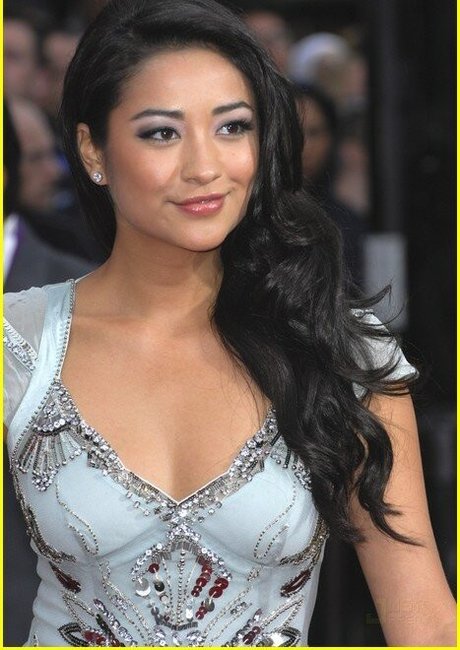 Shay Mitchell Profile Photo