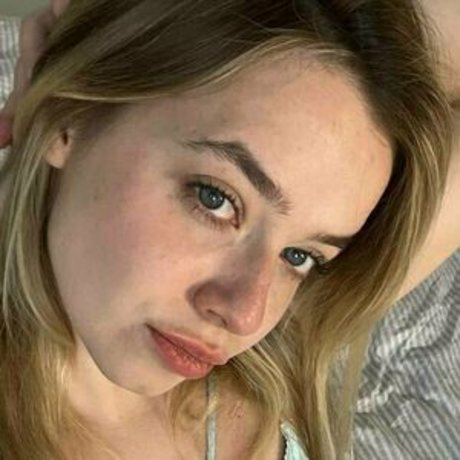 lichicigs high quality model image