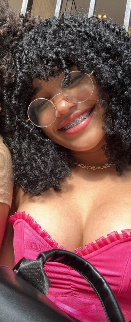 Marycuriell actress pics