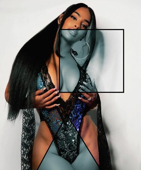 Ayisha Diaz star nice pictures