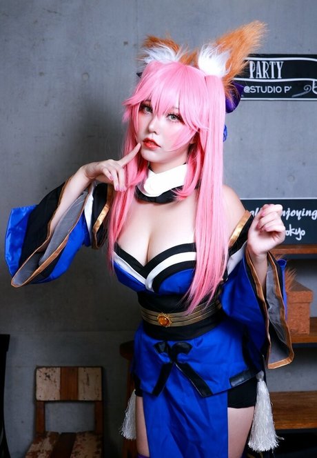 Takomayuyi erotic actress photo