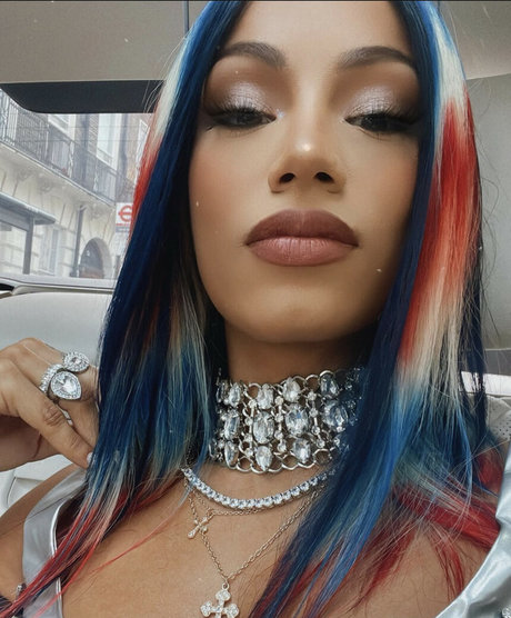 Sasha Banks star erotic photo
