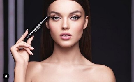 Anna Zak model erotic image