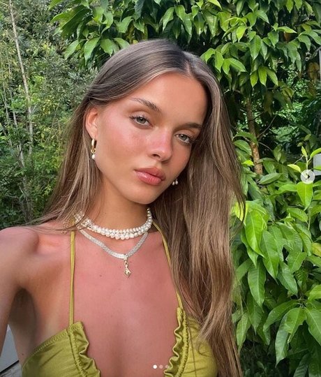 Anna Zak nude pornstar galleries