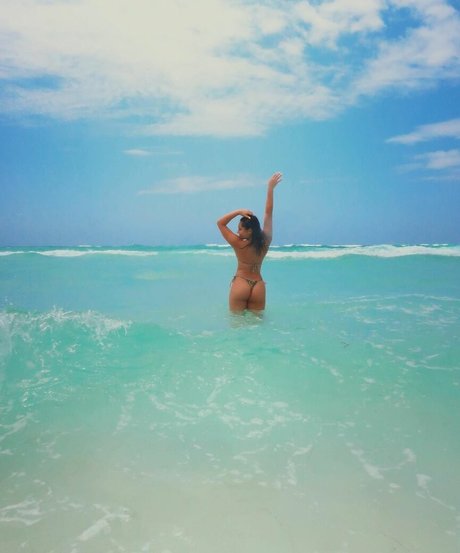 Avani Gregg model art image