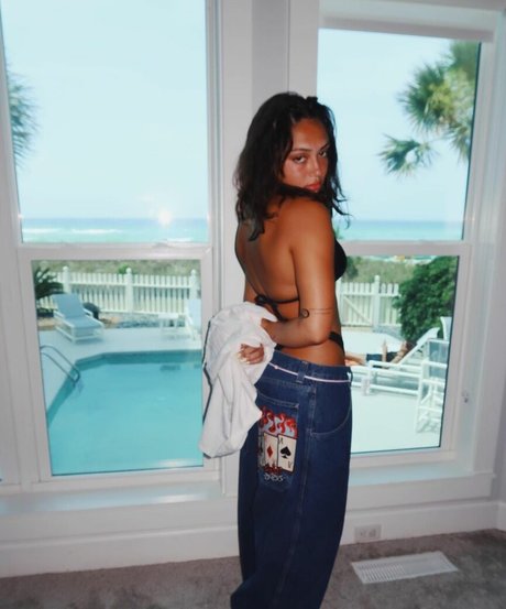 Avani Gregg model pretty images