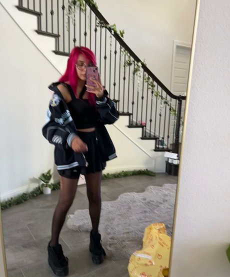 Noodlenom sexy actress pics