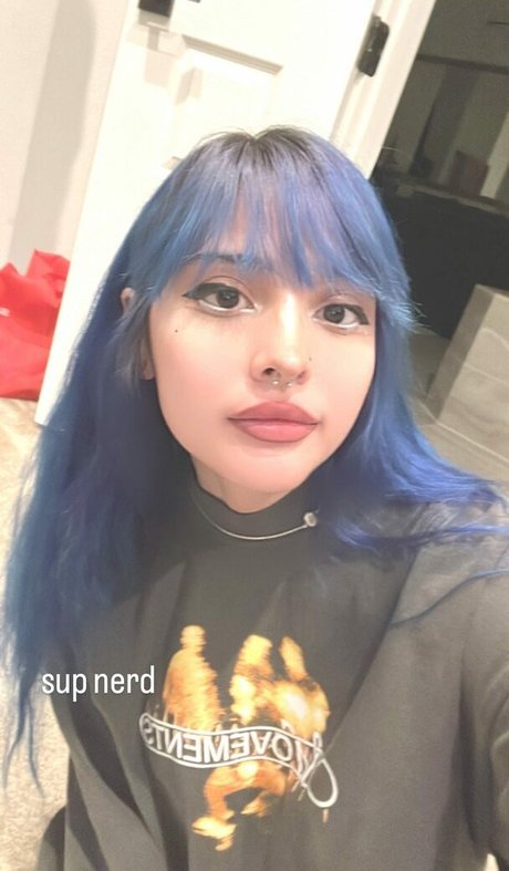 Noodlenom erotic model img