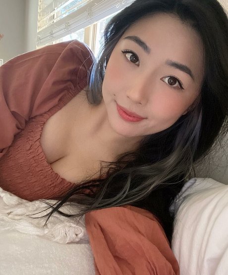asian tranny onlyfans sexy image